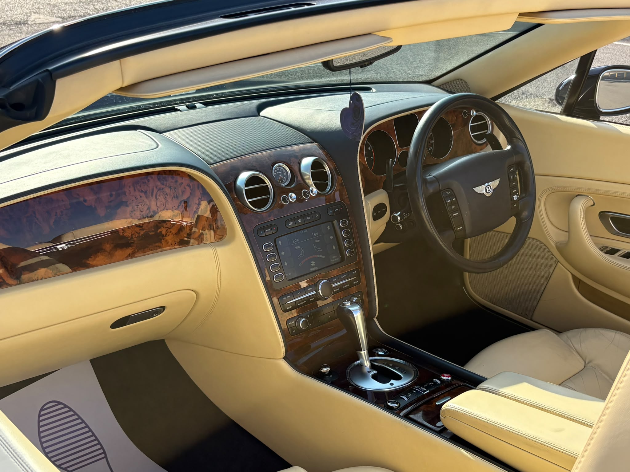 BENTLEY 11