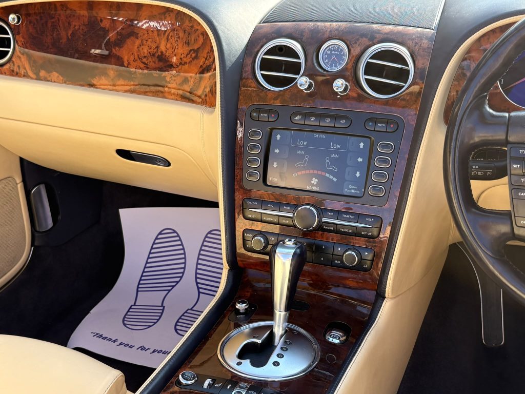 BENTLEY 16